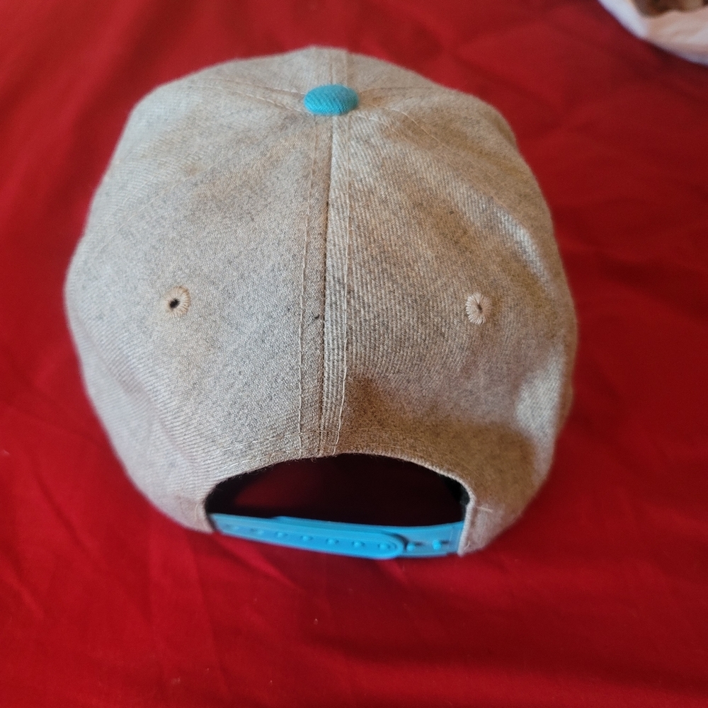 Hat - Picture 3 of 6